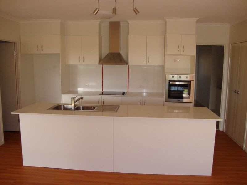 19 Pugh Street, Middle Ridge QLD 4350