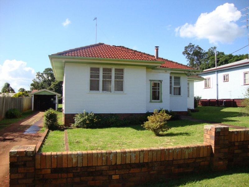 19 Ocean Street, Centenary Heights QLD 4350