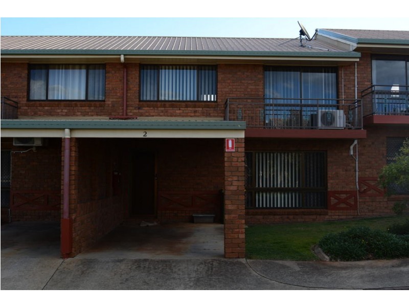 2/367 Margaret Street, Newtown QLD 4350