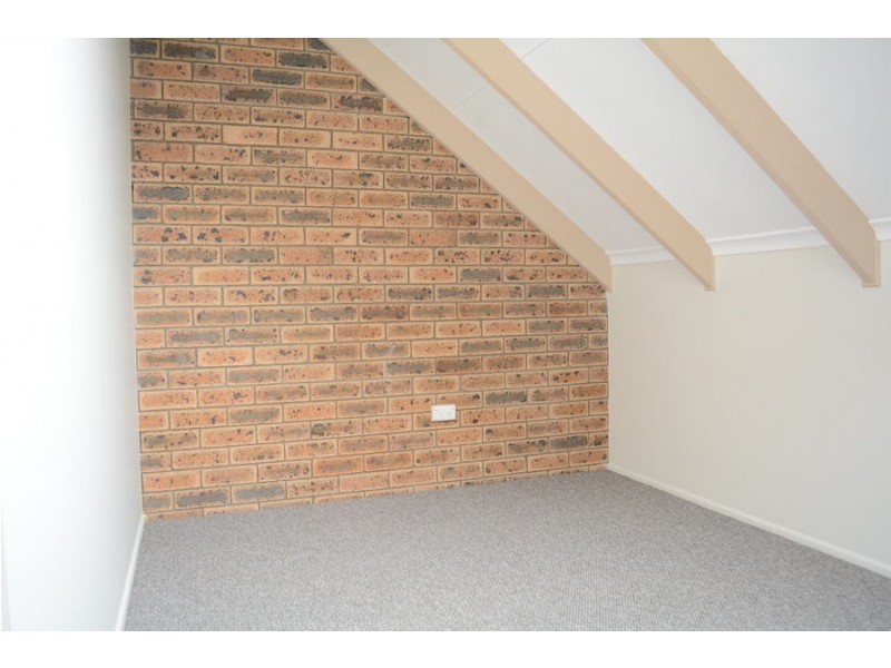 2/367 Margaret Street, Newtown QLD 4350