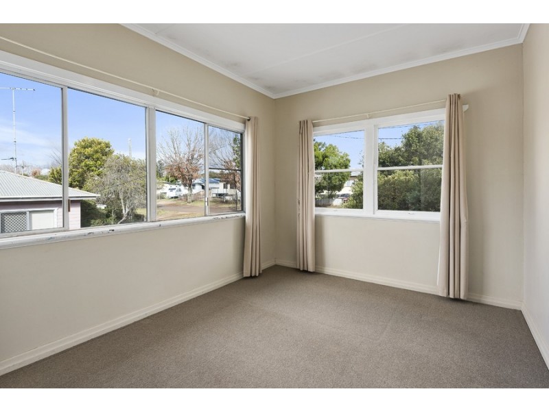 25 Park Street, Wilsonton QLD 4350