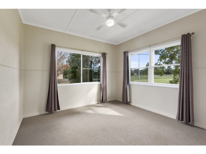 25 Park Street, Wilsonton QLD 4350