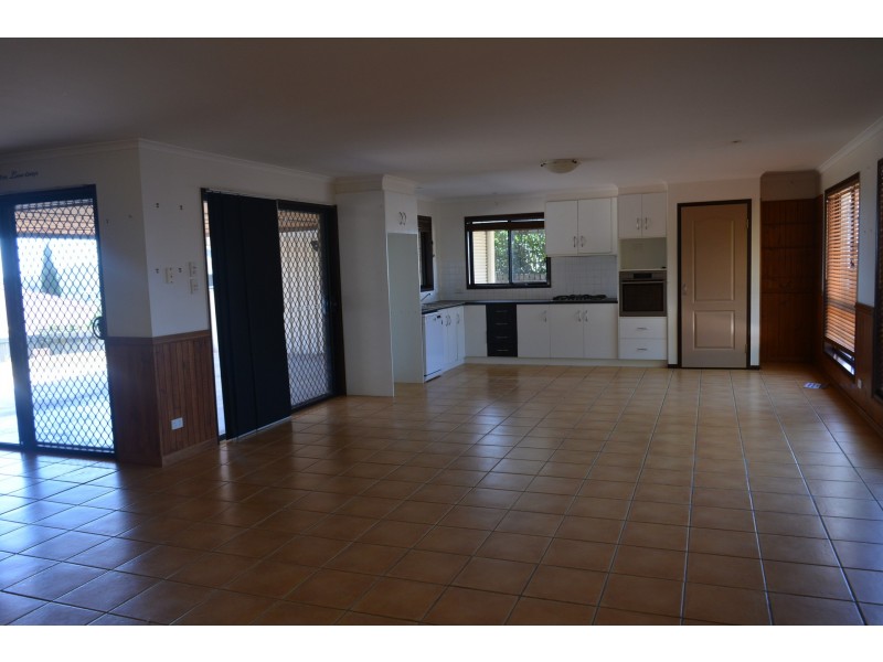 152 Baker Street, Darling Heights QLD 4350