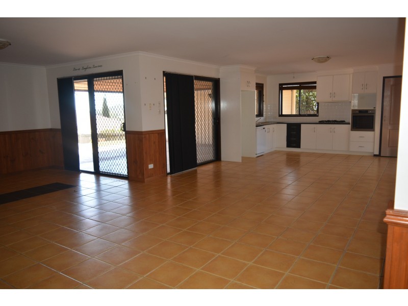 152 Baker Street, Darling Heights QLD 4350