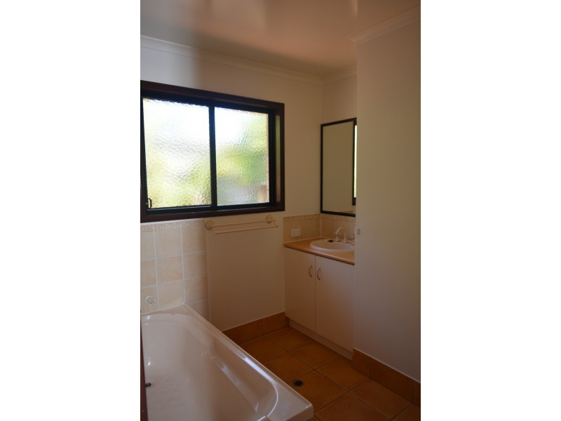 152 Baker Street, Darling Heights QLD 4350