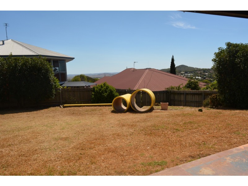152 Baker Street, Darling Heights QLD 4350