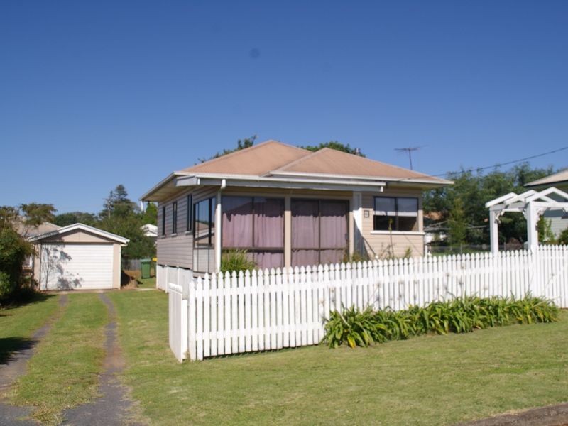 6 Dunkley Street, South Toowoomba QLD 4350