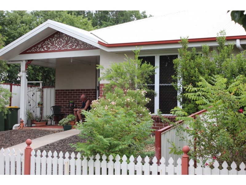 3 & 4/22 Queen Street, Clifton QLD 4361