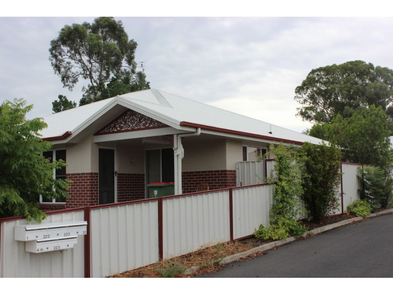 3 & 4/22 Queen Street, Clifton QLD 4361