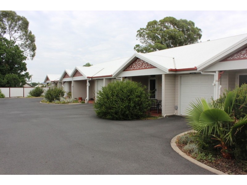 3 & 4/22 Queen Street, Clifton QLD 4361