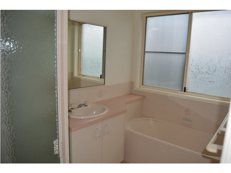 7 Connole Court, Kearneys Spring QLD 4350