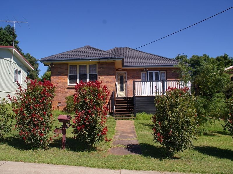 8 Gregory Street, North Toowoomba QLD 4350
