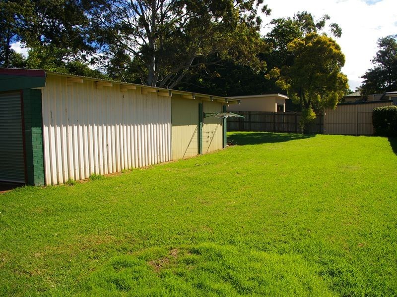 173 West Street, Newtown QLD 4350