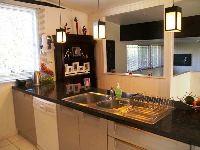 61 Mary Street, Mount Lofty QLD 4350