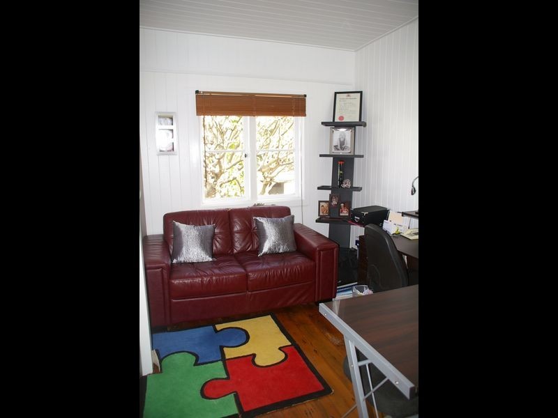 61 Mary Street, Mount Lofty QLD 4350