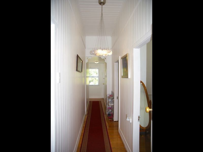 61 Mary Street, Mount Lofty QLD 4350