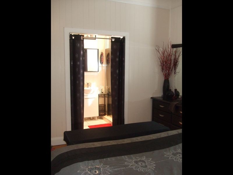 61 Mary Street, Mount Lofty QLD 4350