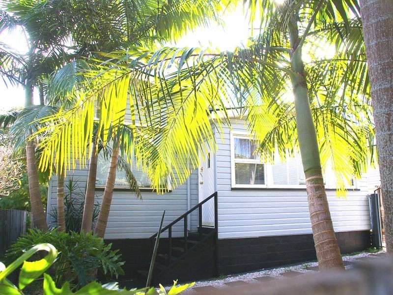 61 Mary Street, Mount Lofty QLD 4350