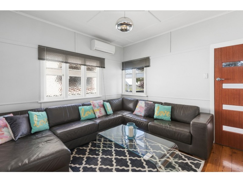 6 Cay Street, Newtown QLD 4350