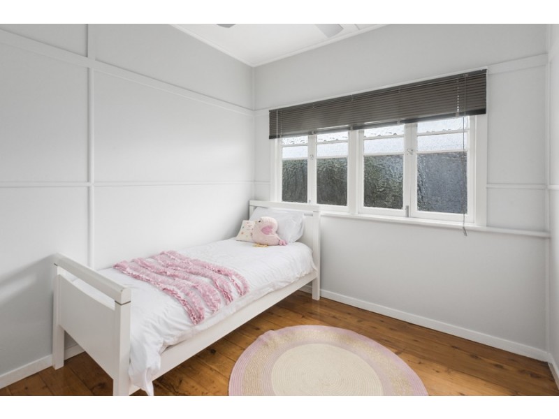 6 Cay Street, Newtown QLD 4350