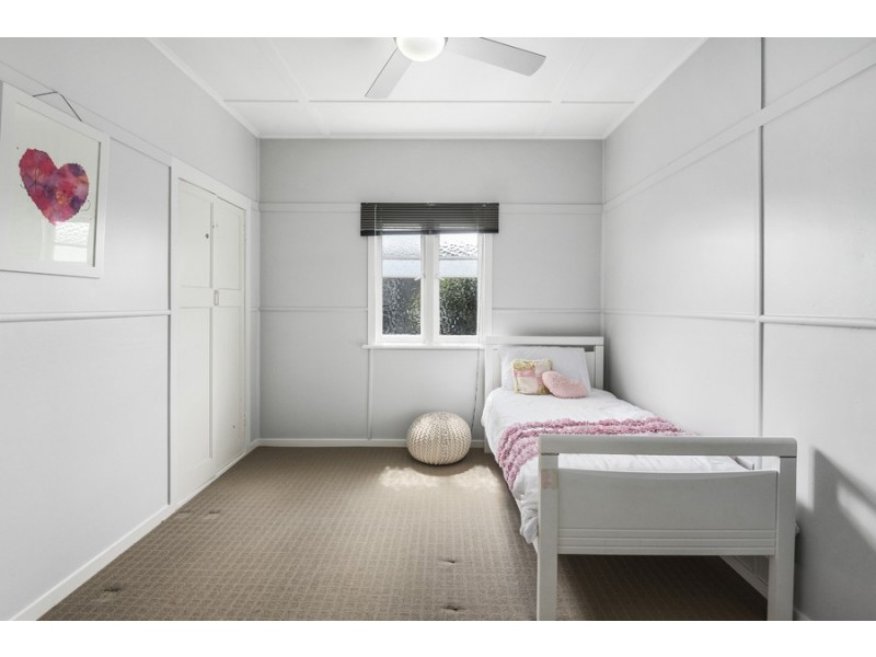 6 Cay Street, Newtown QLD 4350