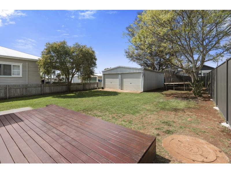6 Cay Street, Newtown QLD 4350