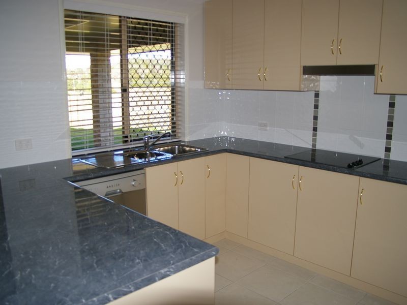 2 Paperbark Drive, Glenvale QLD 4350