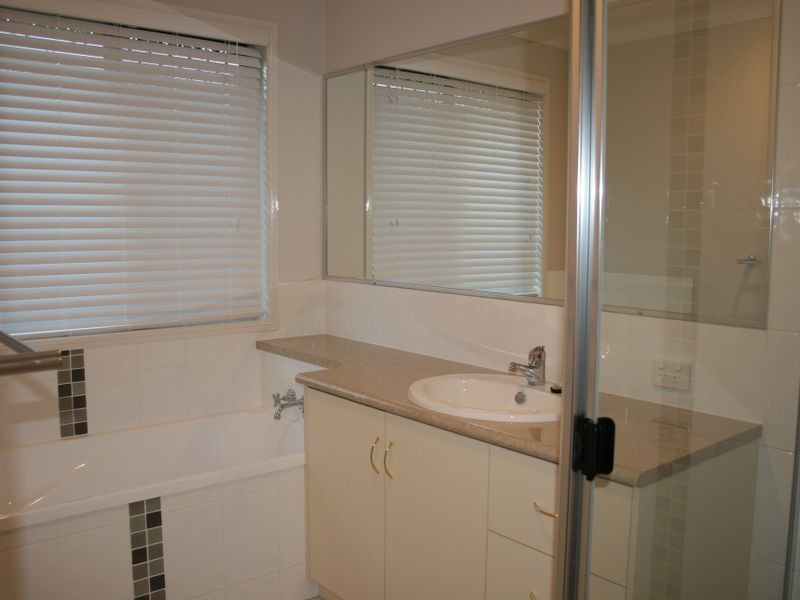 2 Paperbark Drive, Glenvale QLD 4350