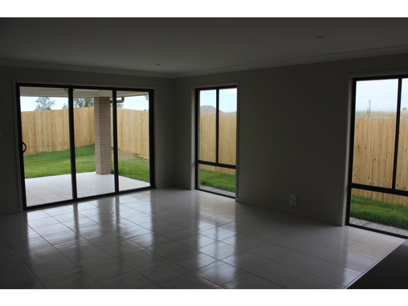 6 Culgoa Drive, Plainland QLD 4341
