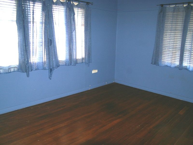 22 Clairmont Street, Newtown QLD 4350