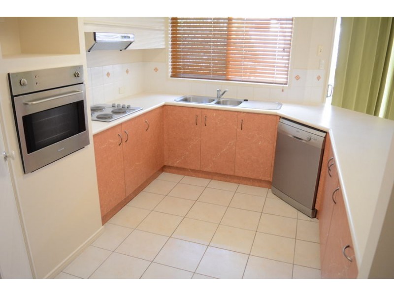 136 Spring Street, Middle Ridge QLD 4350