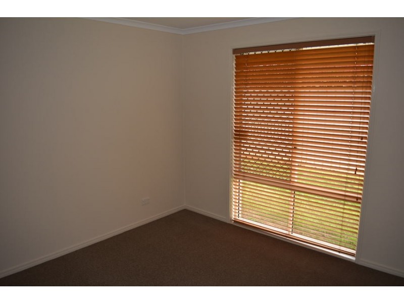 136 Spring Street, Middle Ridge QLD 4350