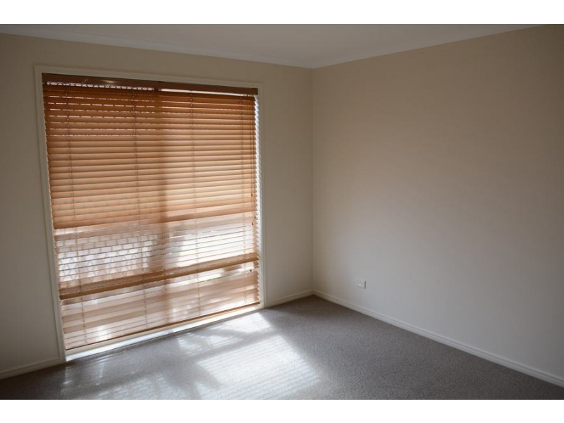 136 Spring Street, Middle Ridge QLD 4350
