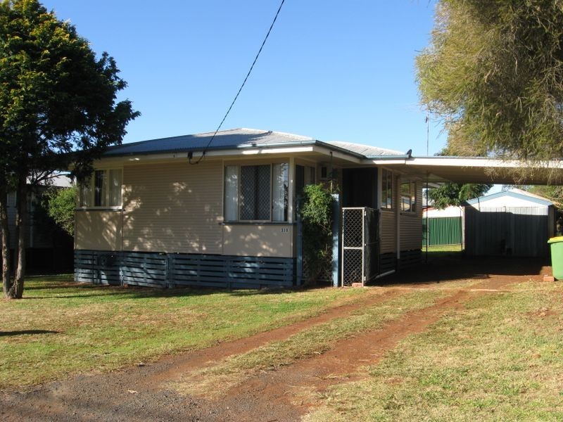 330 Tor Street, Newtown QLD 4350
