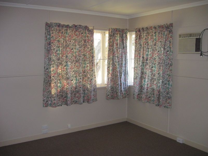 330 Tor Street, Newtown QLD 4350