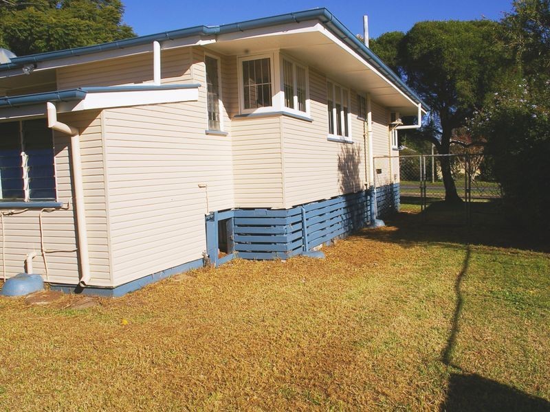 330 Tor Street, Newtown QLD 4350
