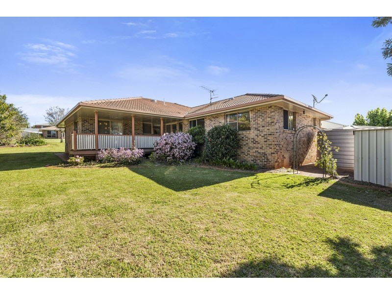 9 Jutsum Street, Middle Ridge QLD 4350