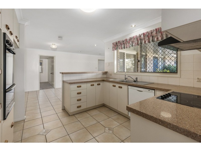 9 Jutsum Street, Middle Ridge QLD 4350