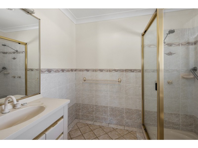 9 Jutsum Street, Middle Ridge QLD 4350