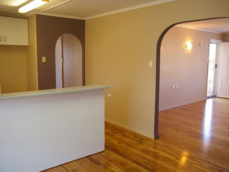 3b Doncaster Street, Newtown QLD 4350