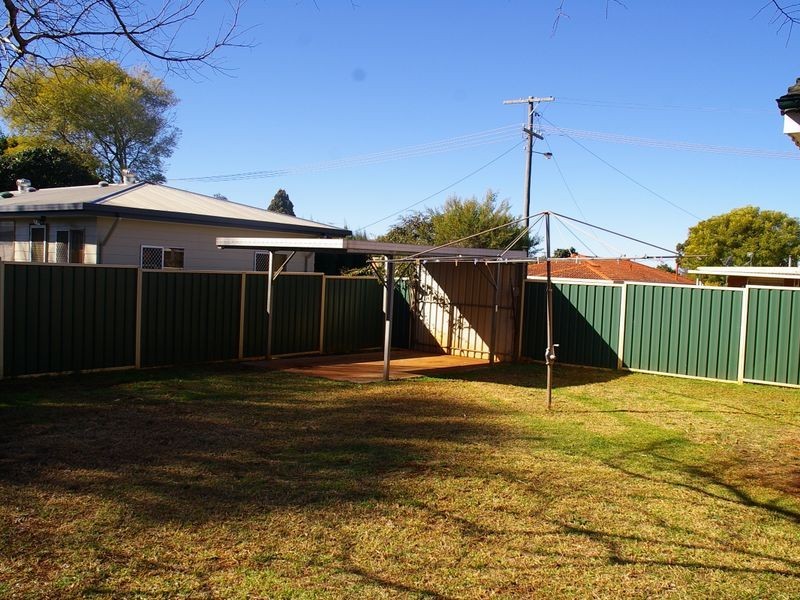 3b Doncaster Street, Newtown QLD 4350