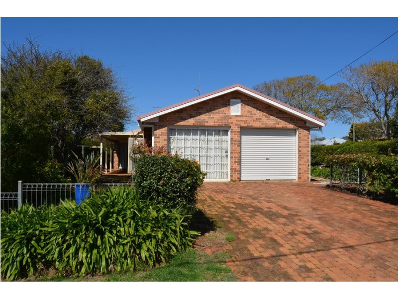 6 Luxford Street, Kearneys Spring QLD 4350