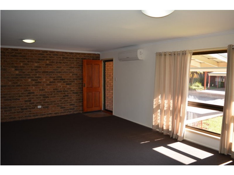 1/369 Margaret Street, Newtown QLD 4305