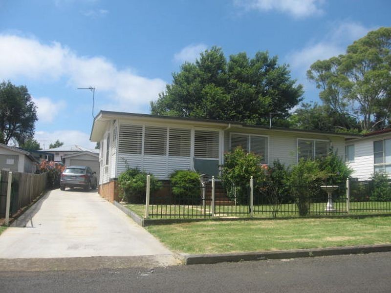 16 Teesdale Avenue, Newtown QLD 4350