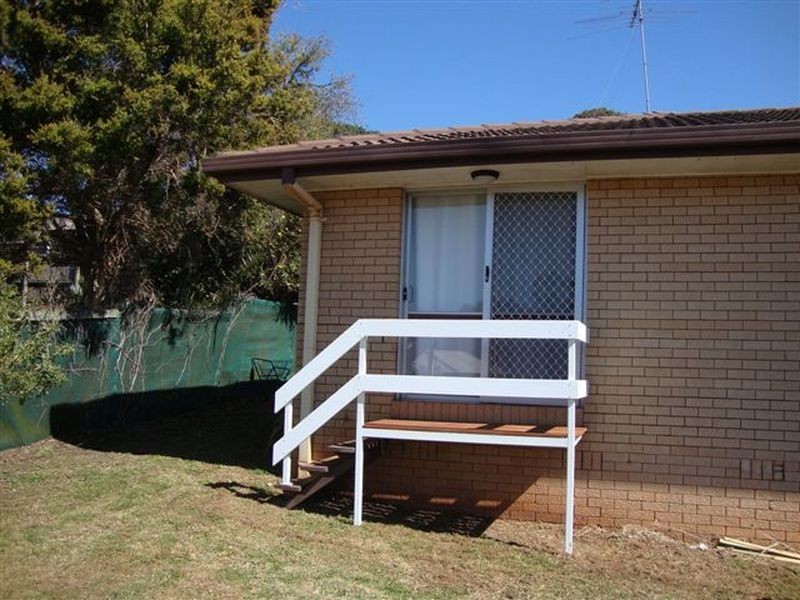 2/298 Mackenzie Street, Rangeville QLD 4350