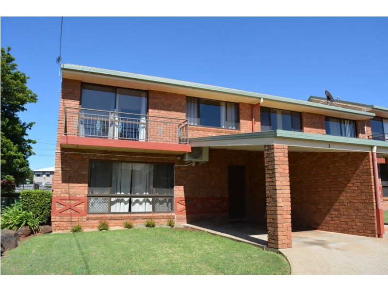 1/369 Margaret Street, Newtown QLD 4350