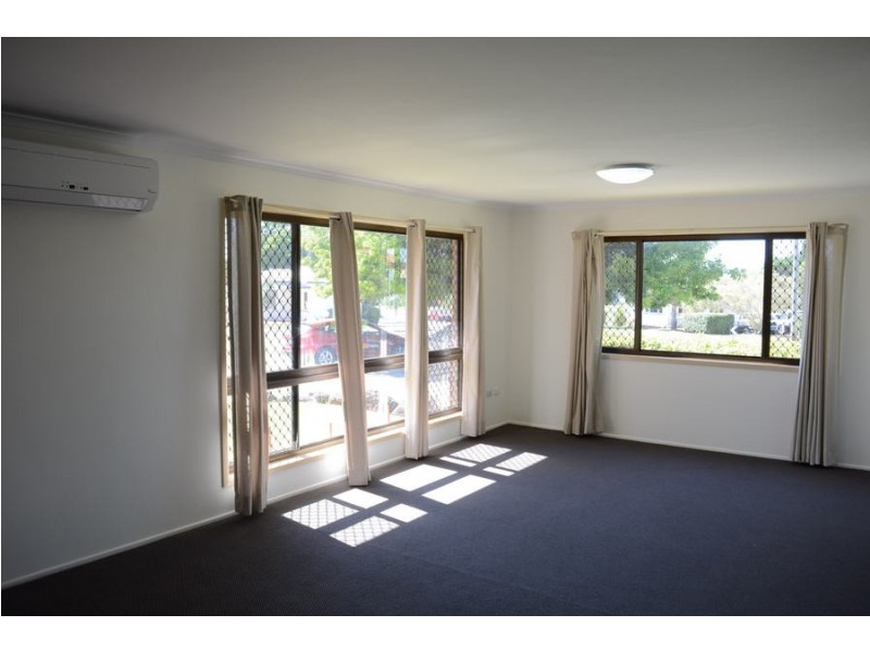 1/369 Margaret Street, Newtown QLD 4350