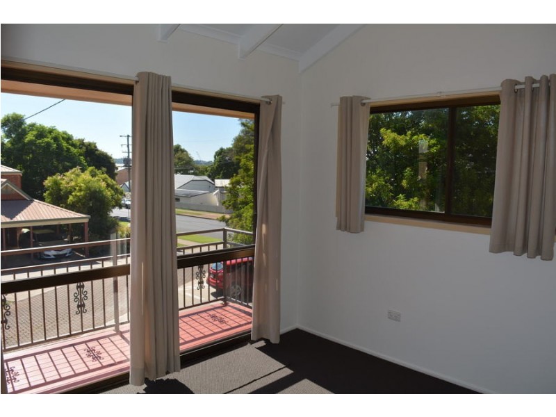 1/369 Margaret Street, Newtown QLD 4350
