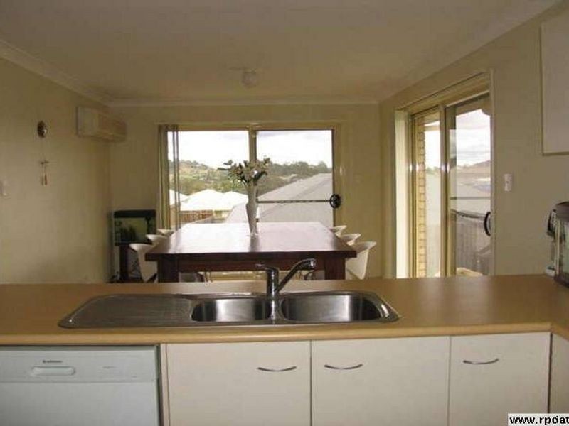 7 Cuttaburra Crescent, Glenvale QLD 4350