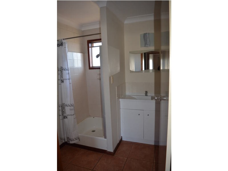 3/9 Whitefriars Street, Rockville QLD 4350